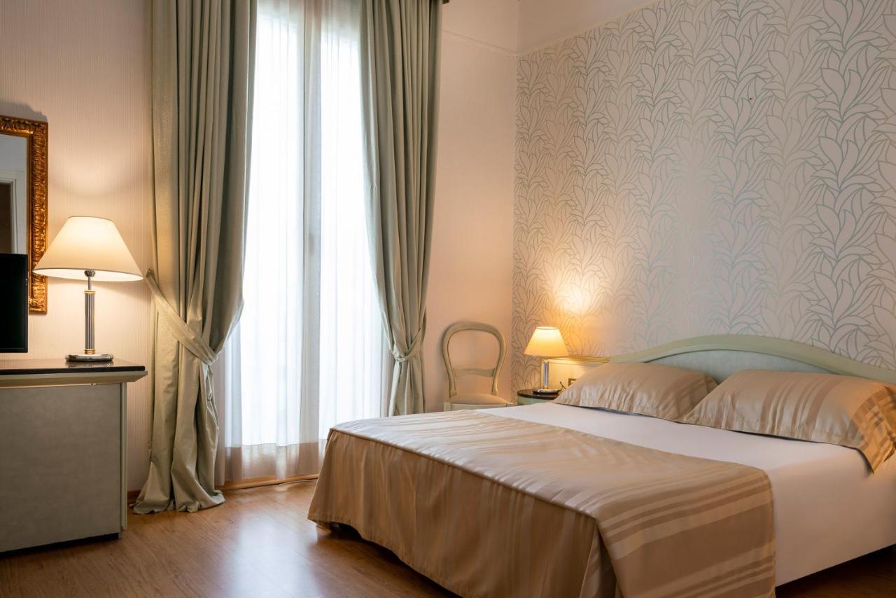Hotel President Ріміні Екстер'єр фото