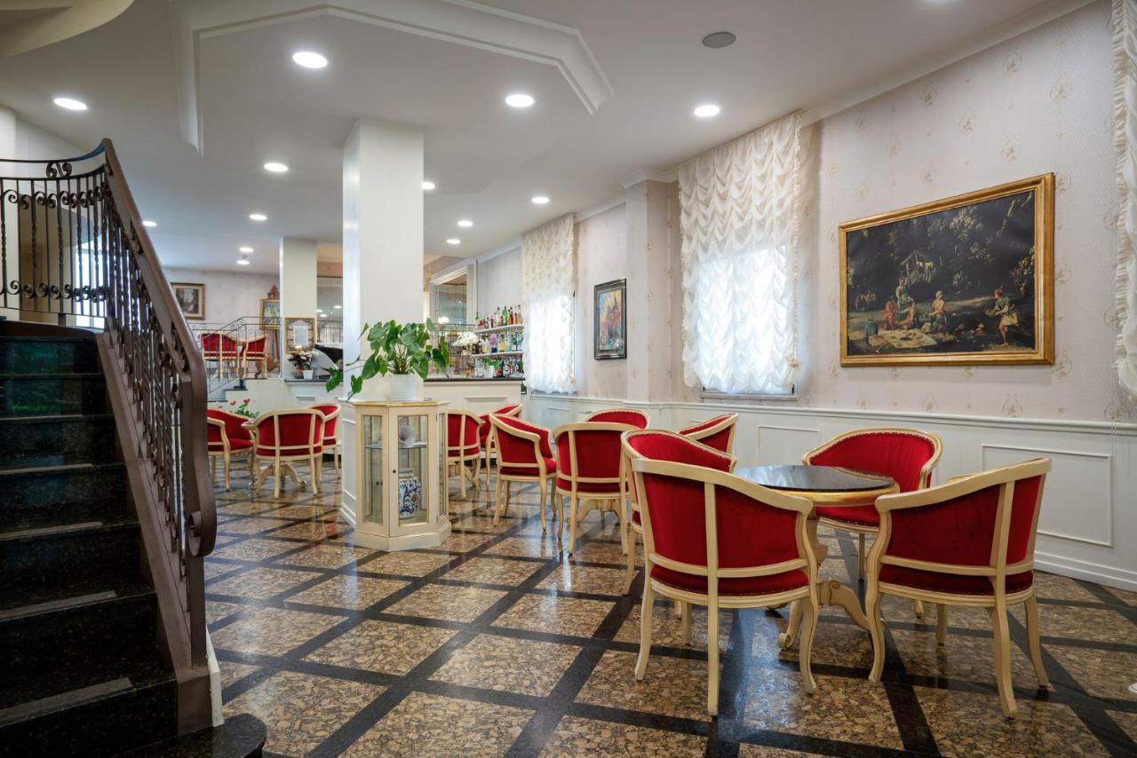 Hotel President Ріміні Екстер'єр фото