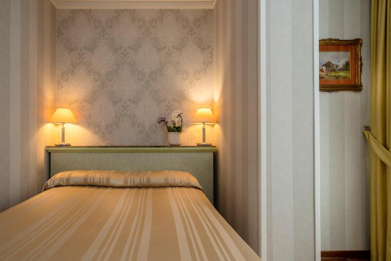 Hotel President Ріміні Екстер'єр фото