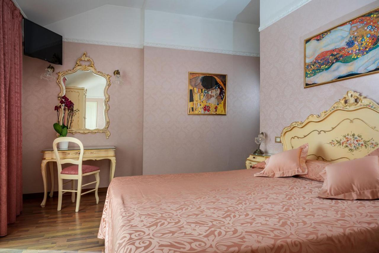 Hotel President Ріміні Екстер'єр фото