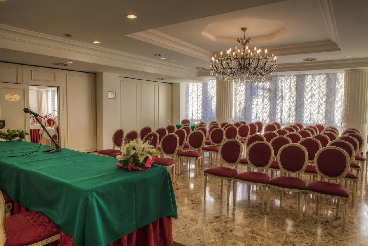Hotel President Ріміні Екстер'єр фото