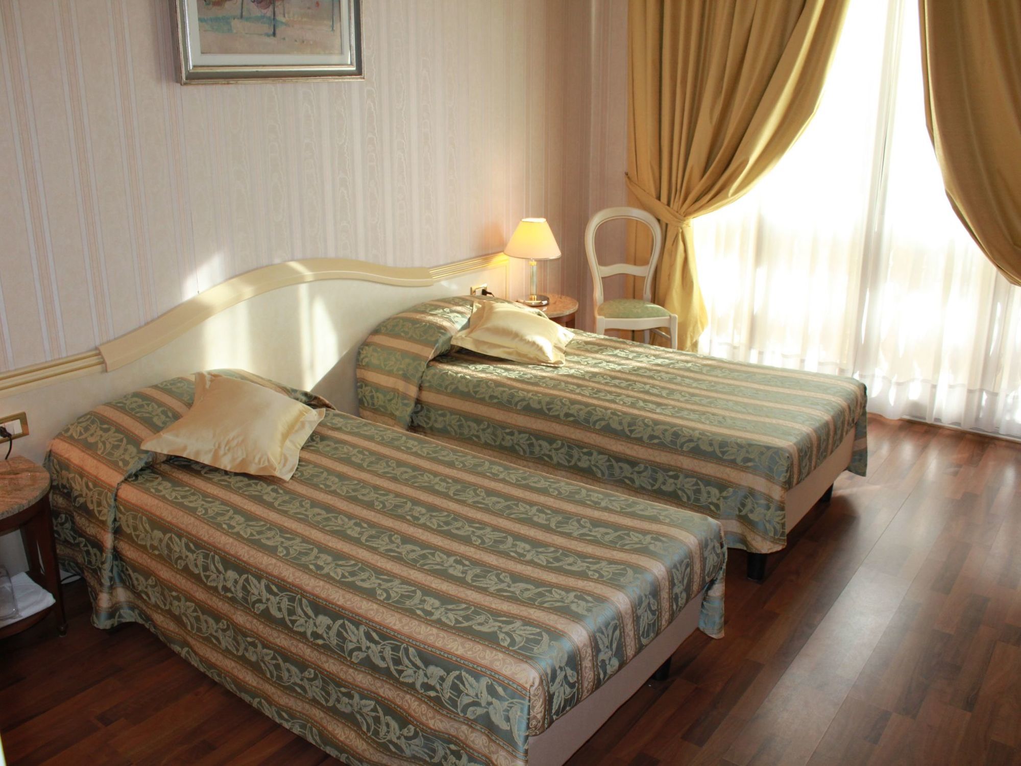Hotel President Ріміні Екстер'єр фото